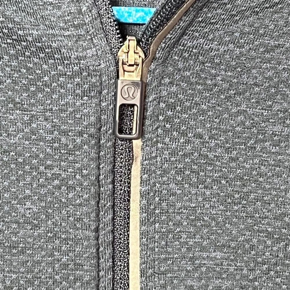 Lululemon Men's Long Sleeve Navy Metal Vent 1/2 zip Shirt Size Large - Picture 3 of 10